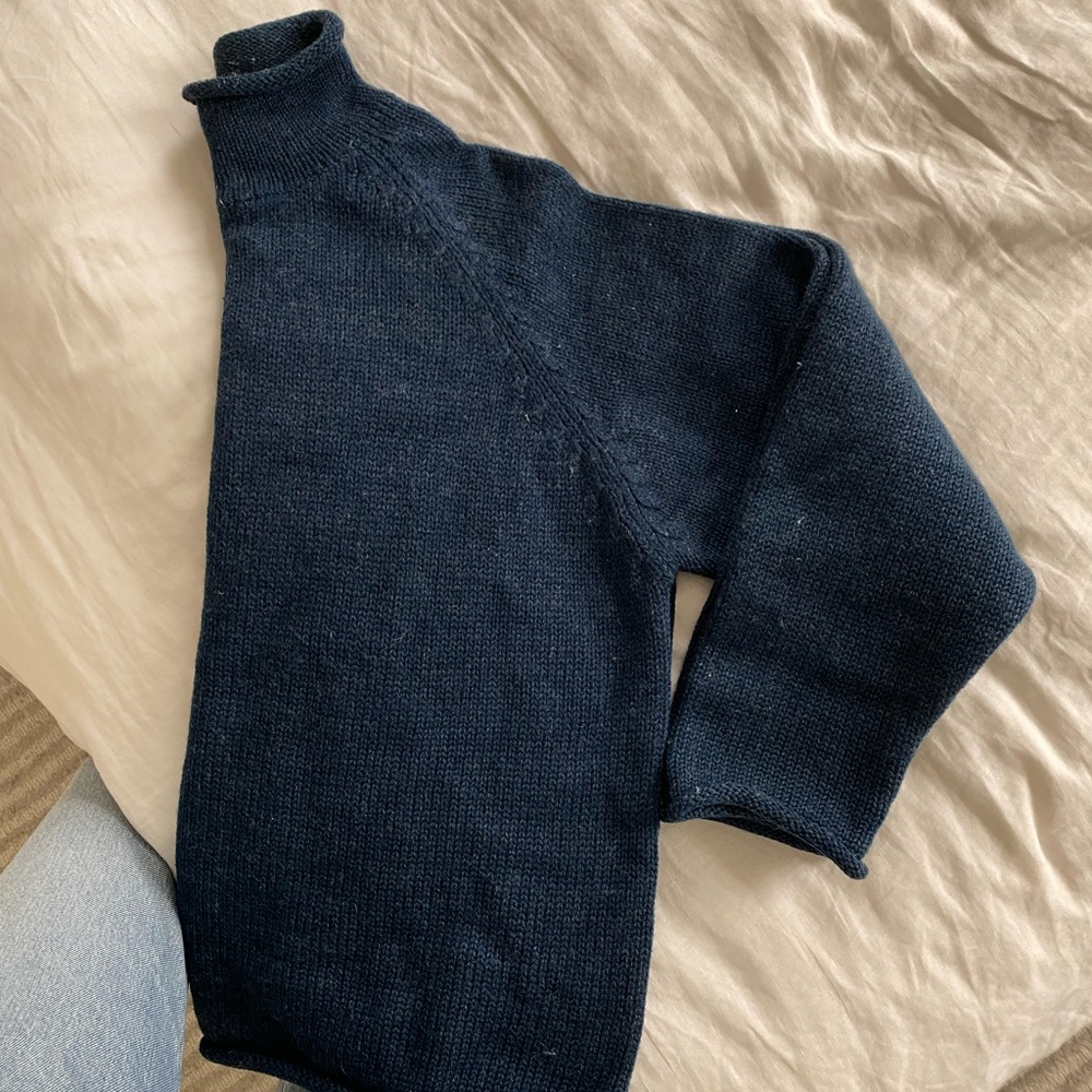 Vintage J. Crew Men’s 100% Wool Sweater in Blue Navy